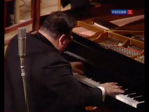 Nikolai Petrov plays Rachmaninoff Piano Concerto no. 3 - video 1998