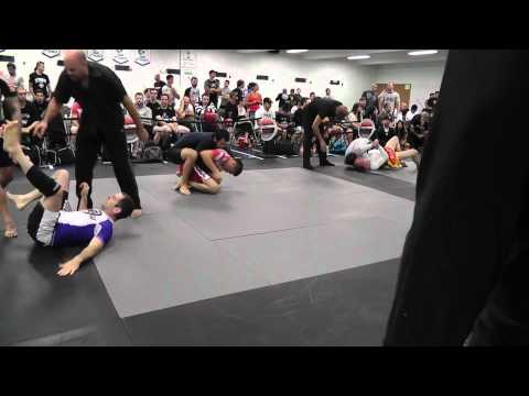 Behzad Towhidi vs George Luis Montoya - Intermédiaire / Intermediate -170 Round Robin