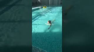 Приколы, отдых, спорт, дети, бассейн, вода, семья, сын, отец.