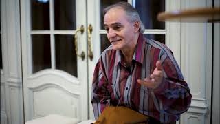 FELOLVASÓSOROZAT -  Phillip Marc: Úton - Váry Károly