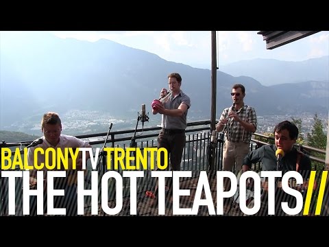 THE HOT TEAPOTS - VIPER MAD (BalconyTV)