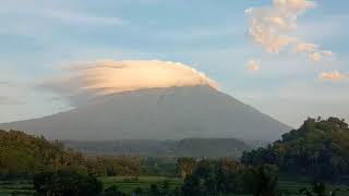 preview picture of video 'Live streaming Gunung Agung Bali, sabtu, 03/02/2018'