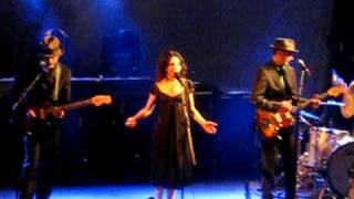 PJ Harvey - Urn With Dead Flowers In A Drained Pool (live) at Manchester Ritz, April 2009
