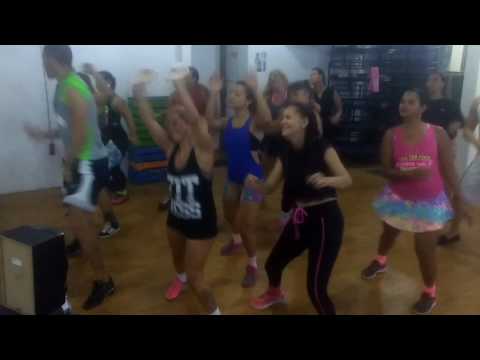 Mc tocha e banda  kaçamba - joelhinho cabeça . COREOGRAFIA FITNESS OFICIAL