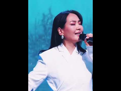 Энэ бүсгүй үнэхээр алтан гургалдай юмаа Дуучин Ч.Бадамханд - Ээждээ ❤️🥰