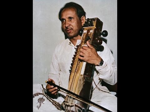 Ustad Munir Khan (sarangi) - Raga Puriya Dhanashree
