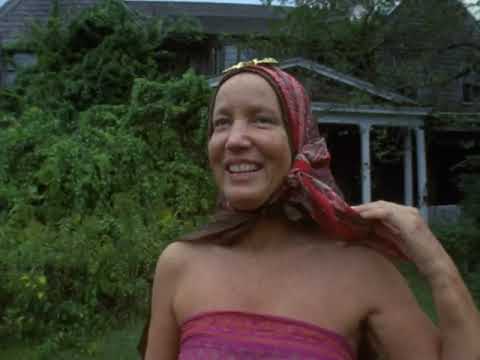 Little Edie of Grey Gardens singing ‘You Oughta Be In Pictures’