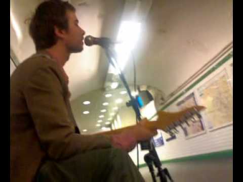 DO THE DIRT / Nicolas Moulin au Métro St.Lazare ( 16.05.09 )