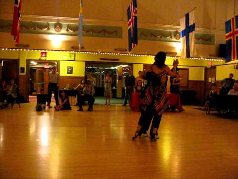 Ted & Remanda Performing to Cuando Silba El Viento.avi