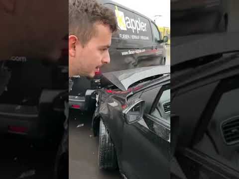 IZGUBILA JE KONTROLU NAD SOBOM I POCELA LUPATI REDOM AUTA #idiotsincar