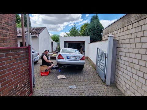 Mercedes SLK R170 230 Kompressor - Changing brake discs and pads on the rear axle - in 4K UHD
