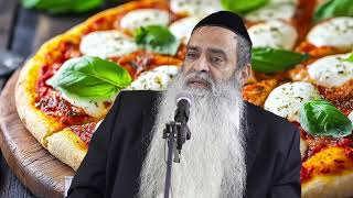 מה מברכים על פיצה? #הרב_רפאל_זר (הרב רפאל זר) - התמונה מוצגת ישירות מתוך אתר האינטרנט יוטיוב. זכויות היוצרים בתמונה שייכות ליוצרה. קישור קרדיט למקור התוכן נמצא בתוך דף הסרטון