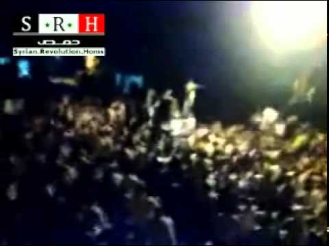 مظاهرة مسائية بقيادة عبد الباسط الساروت في حي دير بعلبة في مدينة حمص