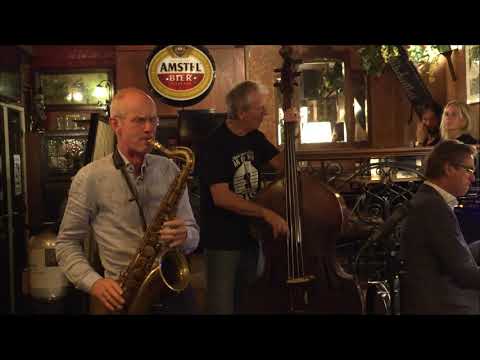 The Corona-reduced Murphy's Swing Band with "Pennies From Heaven" 2020.