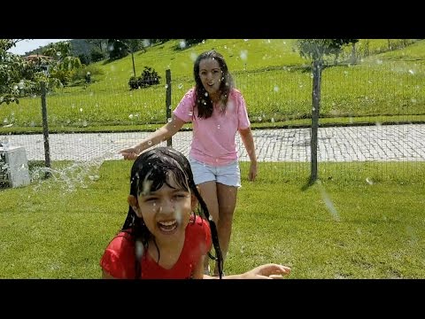 download lagu mp3 mp4 Banho De Mangueira, download lagu Banho De Mangueira gratis, unduh video klip Banho De Mangueira