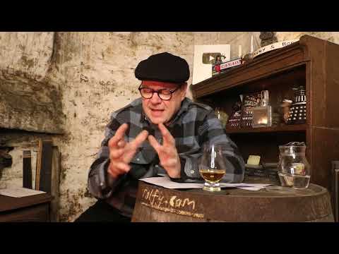 ralfy review 916 Extras - Macaloney Versus S.W.A.