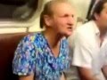 Бабка в метро поет советский гимн 