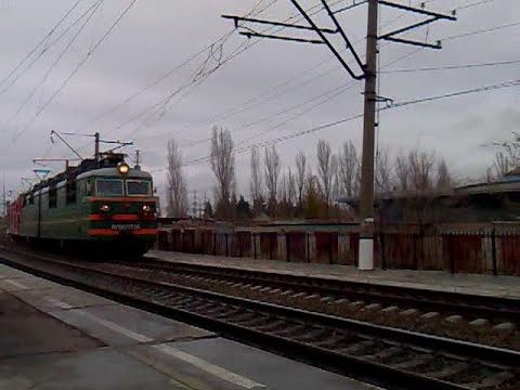 5.11.2012. 'ВЛ80С-1726' и 'ЭП1-089' с грузовым.