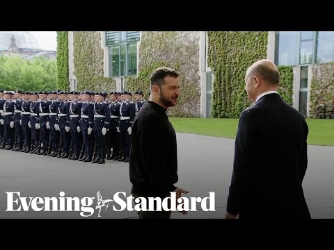 Military honours for Ukrainian president as he visits Germany