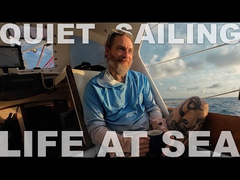 ANTI CLICKBAIT? Quietly Sailing to the South China Sea Alone On A 30ft Boat, No Troubles Just Peace