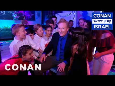 Conan v Izraeli #4: Rabín a bar micva