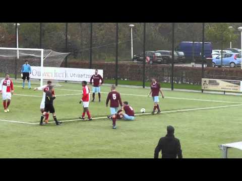 15 nov 2015 UVV 1 - Zwaluwen Utrecht 11 com 4-0 Overtreding op Jessie