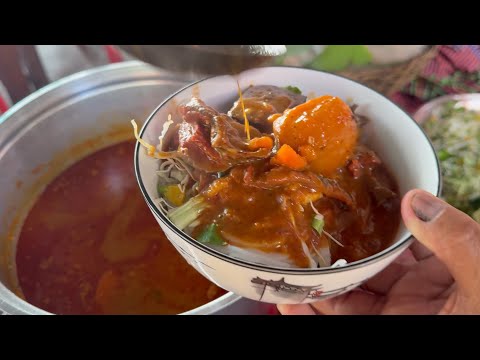 Delicious Noodles in Cambodia – Nom Banh Chok
