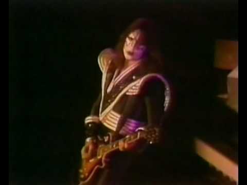 Ace Frehley Guitar Solo Tokyo Japan 1977