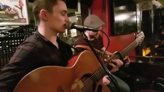 Country Roads - The Quays Bar, Dublin - Last song of the night (Hibernia)