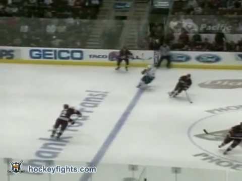 Tyler Bouck vs Denis Gauthier