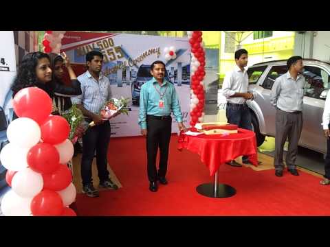 XUV 500 "555" Delivery Cake cutting