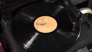 O' Come All Ye Faithful (Medley) - Robert Shaw Chorale (33 rpm)