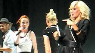 No Doubt &amp; Shirley Manson &quot;Stand &amp; Deliver&quot; FULL VIDEO Live in Concert in Los Angeles 7/27/09