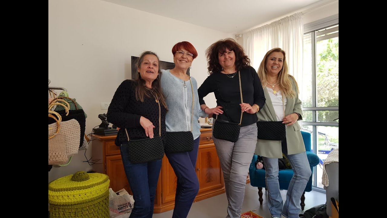 שיעור בקורס סריגה פרונטלי