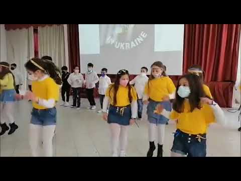 IC Romeo Cammisa Sant'Antimo Napoli ITALY Flash mob of the students against the war in Ukraine