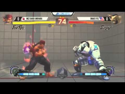 EVO 2015 - Daigo Umehara (Evil Ryu) vs. Snake Eyez (Zangief) - TOP 16 [L]