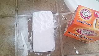 Can Toothpaste + Baking Soda Fix A Cracked Phone Screen?