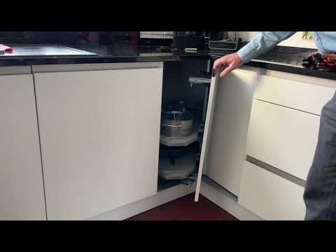 Karussellschrank Türproblem