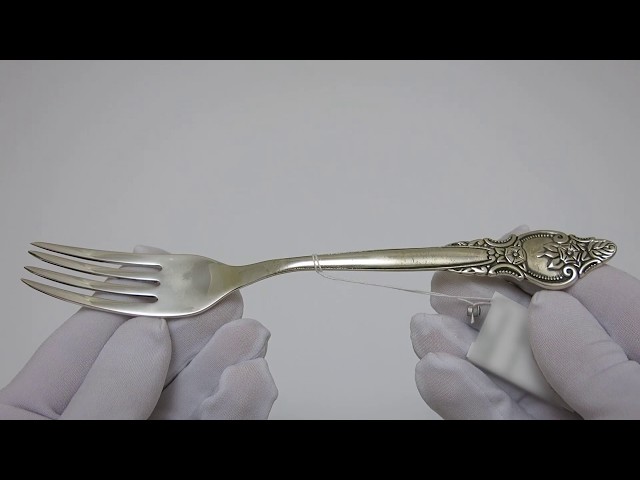 Серебряная столовая вилка Розочка 140лт Видеообзор