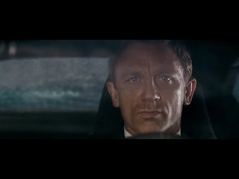 QUANTUM OF SOLACE | Bond is chased around Lake Garda