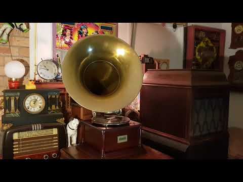 Hustling Hinkler. Len Maurice