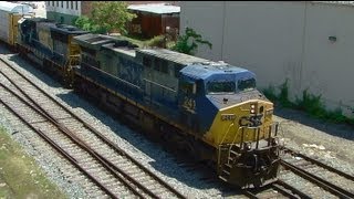 preview picture of video 'CSX 241 & 8721 on Auto Rack'