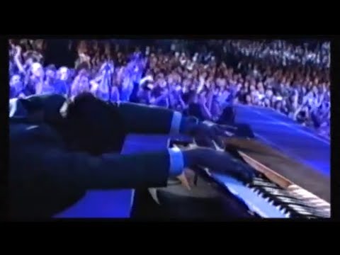 Magnus - Singing Man feat Thomas Smith (video)