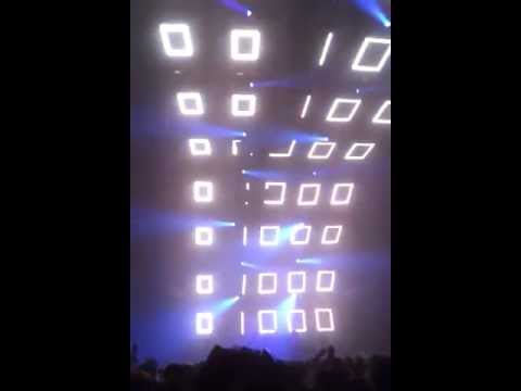 Axwell 2012 resolution Montreal - Coldplay Every Tear Drop is a waterfall