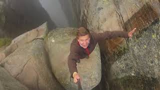 TOP 10 Lugares Donde los Turistas Arriesgan sus Vidas por un Selfie