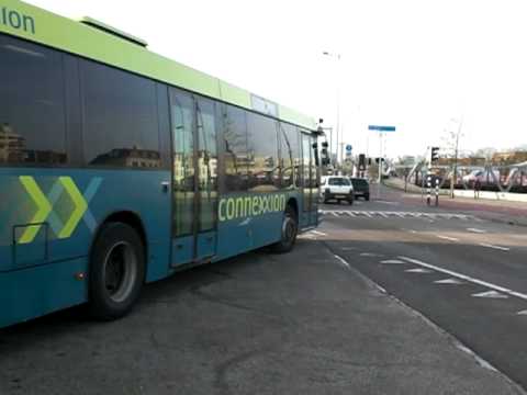 Connexxion 8872 en 2852 op Middelburg NS