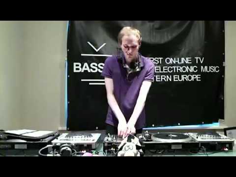 Basstv Live:1year - Эфир № 017 - Squelch