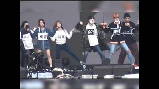 Download lagu BTS , Twice and Gfriend dancing together on stage  (Sorry Sorry) 💜 mp3 Download lagu BTS , Twice and Gfriend dancing together on stage  (Sorry Sorry) 💜 mp3