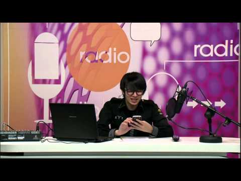 130412 SungDong Cafe Heenim reading his mothers text