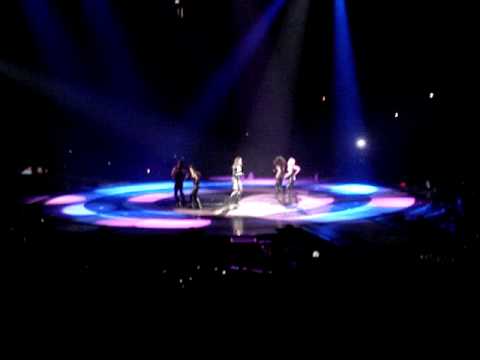 Britney Spears live @ 02 London 04.06.2009 - Ciara live "Love sex magic"